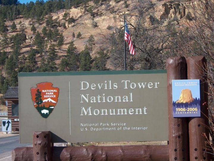 devils-tower-the-most-mysterious-rock-america-wovow.org-02