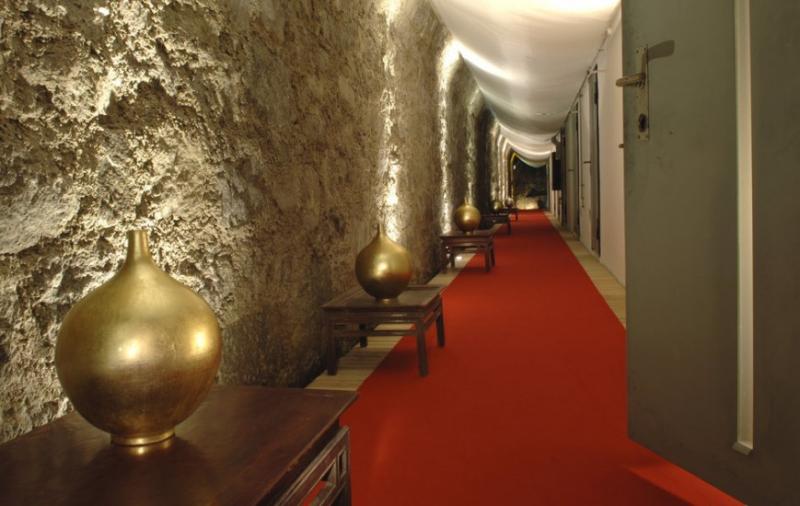 unusual-hotels-carved-rocks-wovow.org-03