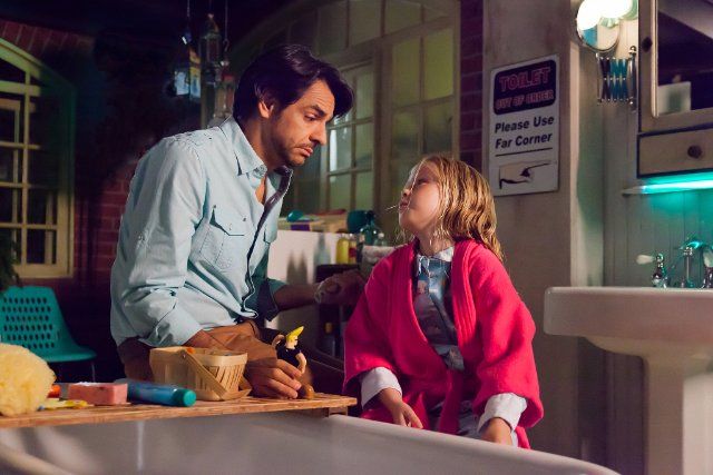 Review of the film "Instructions not included"