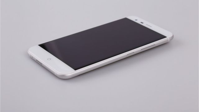 Ulefone Paris and Ulefone uWear: Elegant and slim smartphone and stylish smart watches