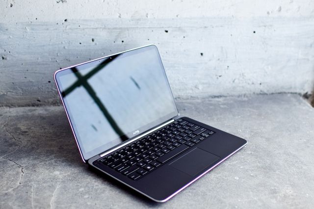 Review Dell XPS 13. The notebook lost frames