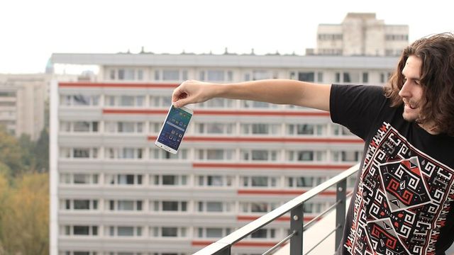 Your phone vibrates, but you do not have new notifications? This is what you get