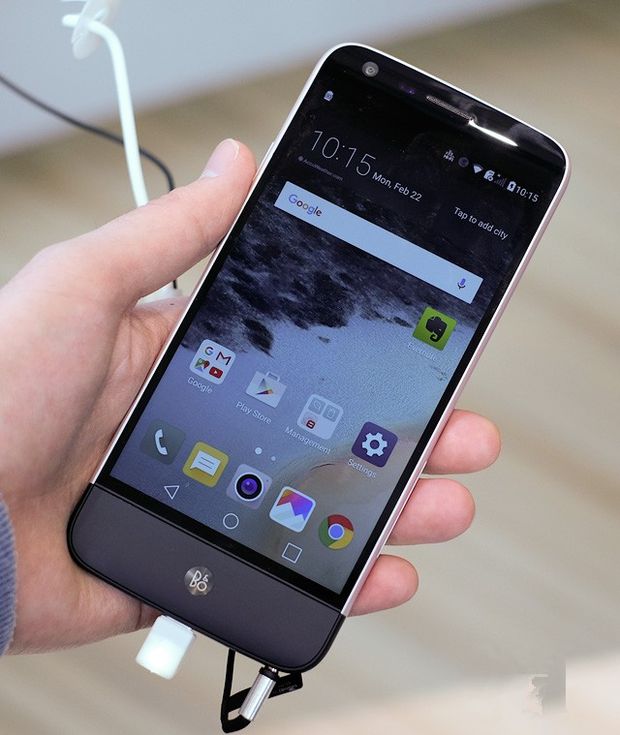 Review LG G5: modular construction, dual camera and new volume buttons