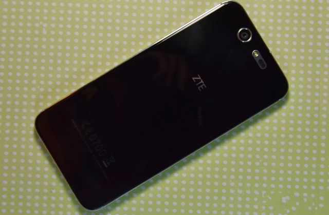 Review ZTE Blade S7: flagship in the middle class