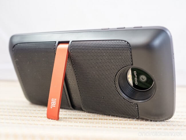 The smartphone Moto Z review: What is a modular smartphone?