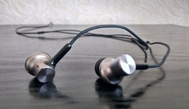 Review Xiaomi In-ear Hybrid Earphones Pro: excellent sound and powerful bass