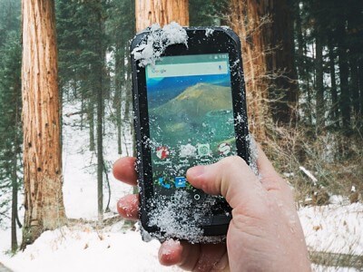 New super stocky smartphone Senseit R450 Review