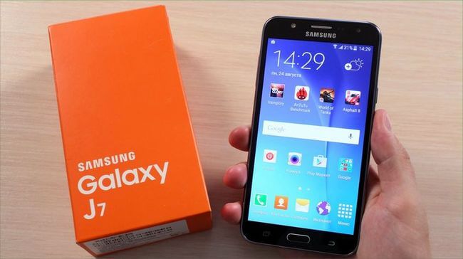 Samsung Galaxy A3 (2016) vs Samsung Galaxy J7 - choice of smartphone