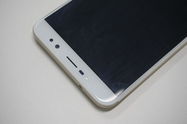 Review Uhans Max 2 front camera and sensors