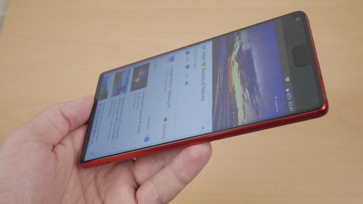 Elephone S8 Red REVIEW display