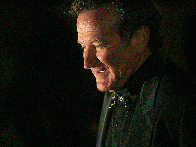Fans of the deceased Robin Williams bid farewell to the famous actor: on the Walk of Fame bring flowers and a note of thanks