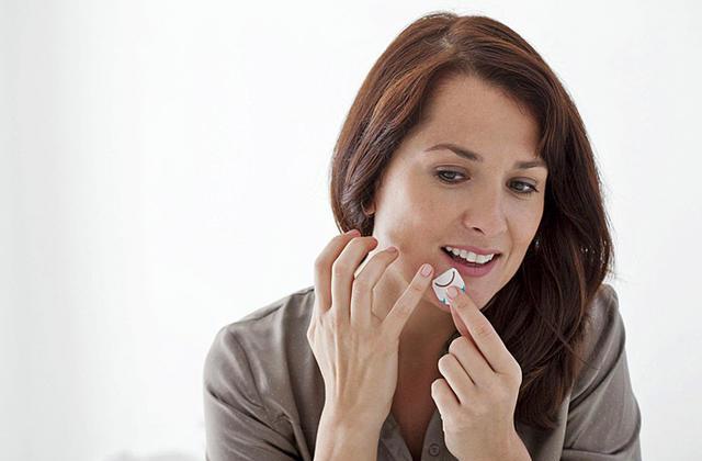 How to remove herpes labialis quickly and surely