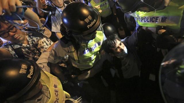 China has blocked the website BBC, posted a video with a brutal beating of protesters in Hong Kong
