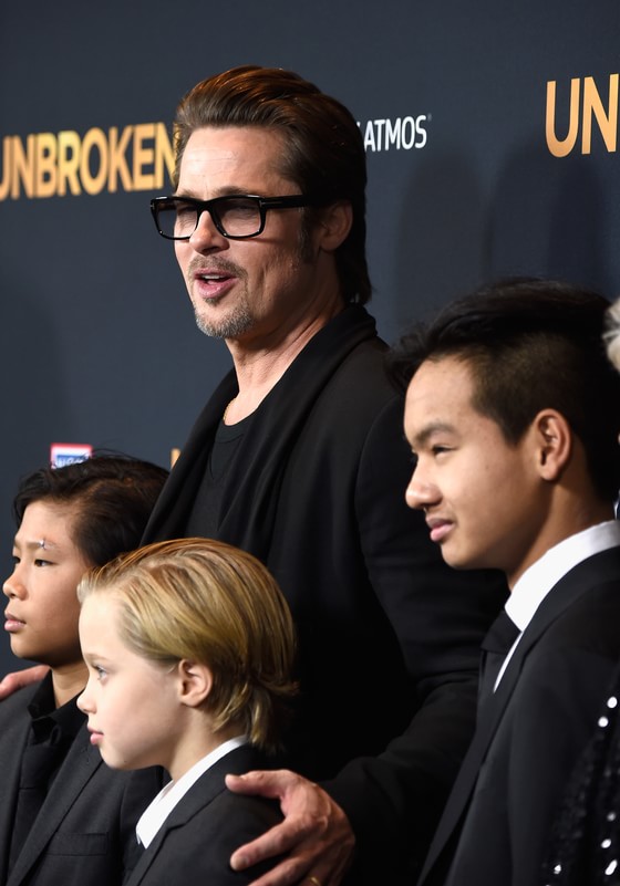Brad Pitt visited with children film premiere of Angelina Jolie