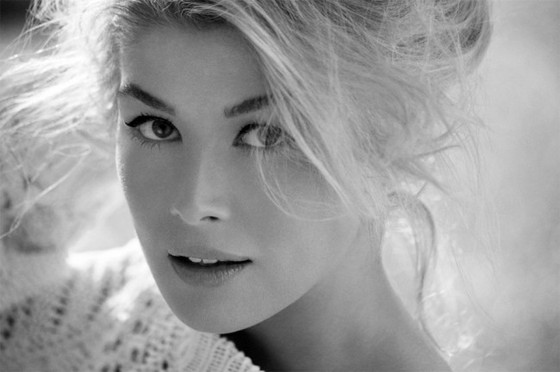 Star of the movie "disappeared" Rosamund Pike had a baby