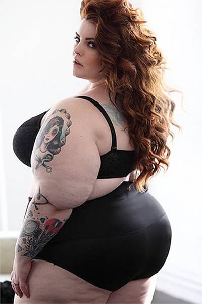 The biggest plus model Tess Holliday signed with the - WOVOW