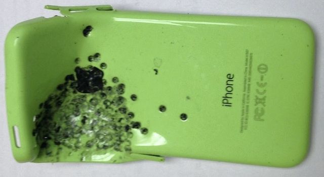 IPHONE saved his owner from a shot from trimmings