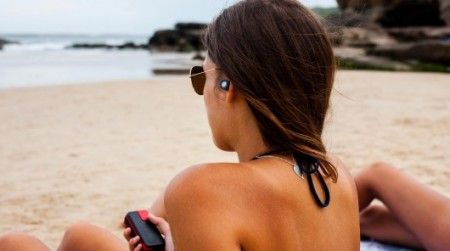 Wireless headphones Nextear come with elegant multi-purpose charger housing
