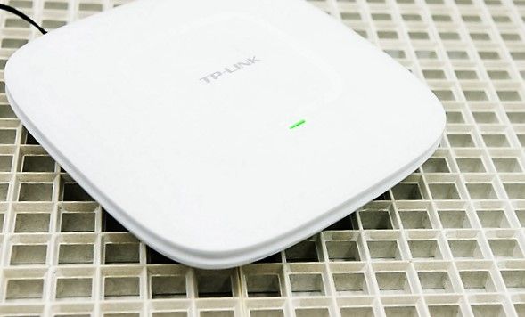 Review TP-LINK EAP120: for large-scale Wi-Fi network