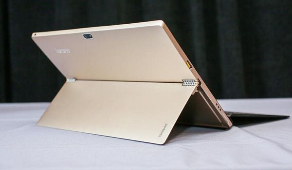 IFA 2015. Lenovo introduced its clone of Microsoft's tablet
