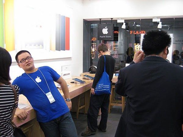 iPhone 6s in China contributed to the discovery of the set of fake Apple Store
