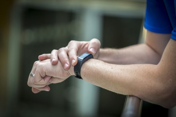 Garmin vivosmart HR: fitness tracker with integrated heart rate monitor