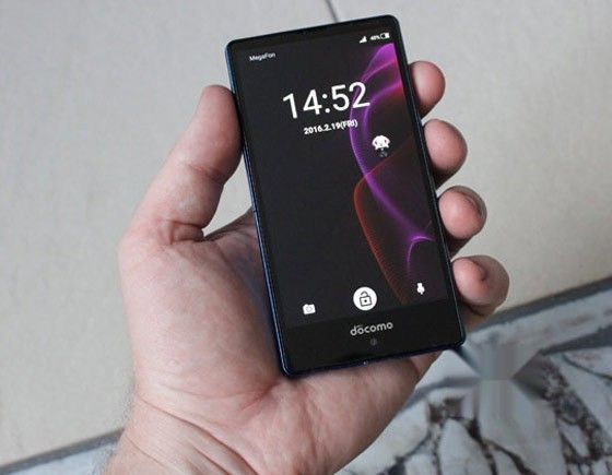 Sharp Aquos Compact SH-02H: Review Japanese compact flagship