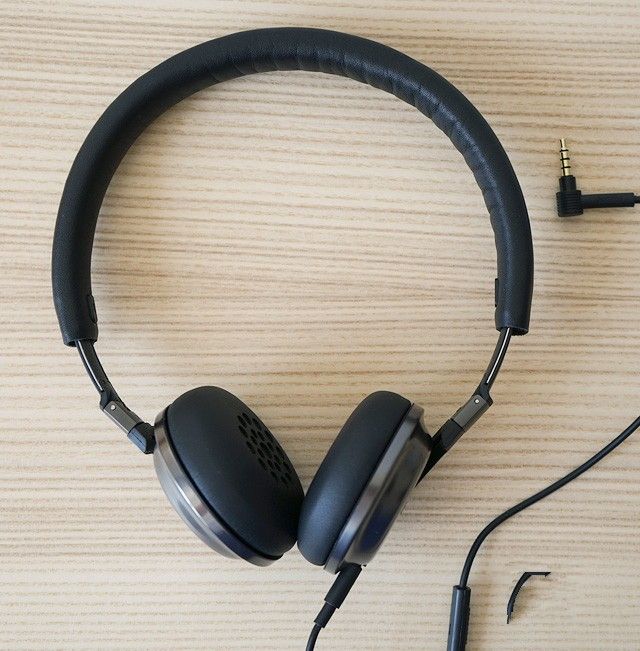 philips fidelio in ear