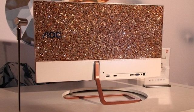 AOC Q2781PS Review monitor with Swarovski crystals