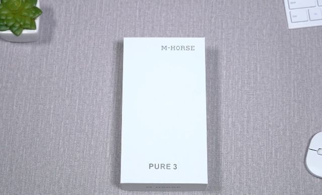 Review of the smartphone M-Horse Pure 3. It's just space