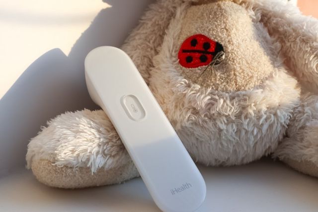 Review of Xiaomi iHealth - a non-contact thermometer on guard of your health