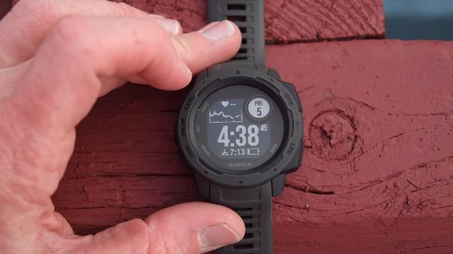 garmin instinct on hand