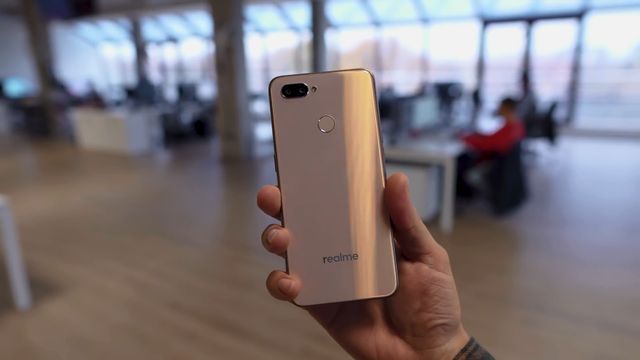 Realme U1 Review: the first smartphone on the processor Helio P70