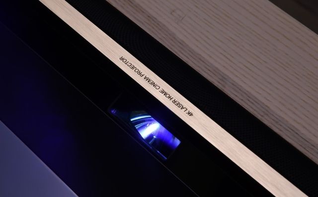Xiaomi WEMAX L1668FCF REVIEW: 4K projector with 9000 lumens brightness