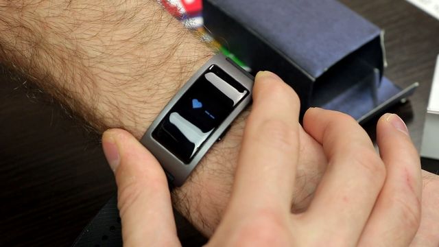 TOP 9 best smart watches with pressure and heart rate sensors